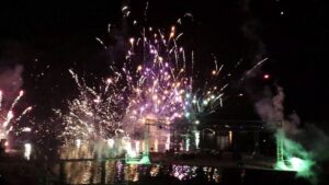 Fuegos artificiales acuáticos